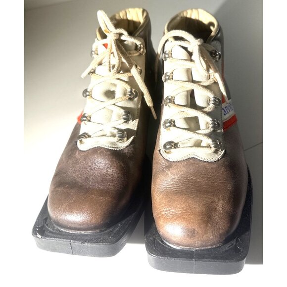 Arvios Vintage Leather Ski Boots Made In Norway With Red & White Accents Size 38 main image 9